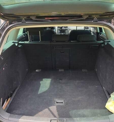 Черный Фольксваген Гольф, объемом двигателя 1.6 л и пробегом 300 тыс. км за 7200 $, фото 2 на Automoto.ua