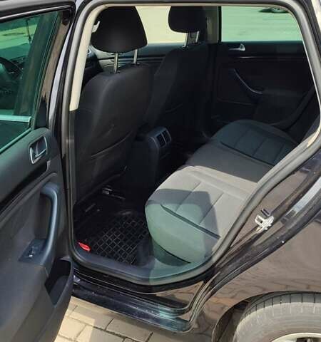 Черный Фольксваген Гольф, объемом двигателя 1.6 л и пробегом 300 тыс. км за 7200 $, фото 9 на Automoto.ua