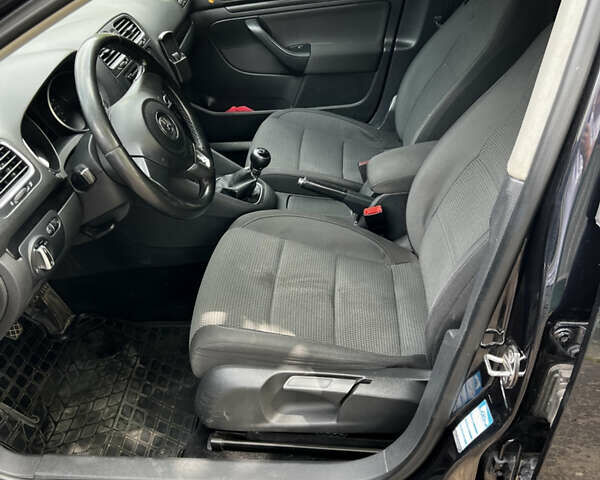 Чорний Фольксваген Гольф, об'ємом двигуна 1.6 л та пробігом 288 тис. км за 7500 $, фото 12 на Automoto.ua