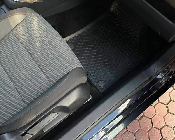 Черный Фольксваген Гольф, объемом двигателя 1.4 л и пробегом 173 тыс. км за 8200 $, фото 23 на Automoto.ua