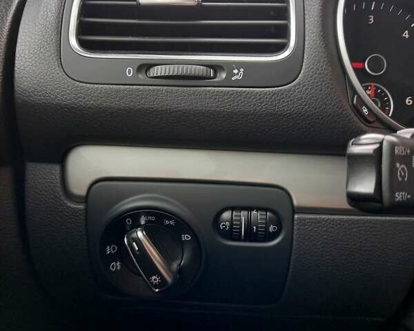 Чорний Фольксваген Гольф, об'ємом двигуна 1.6 л та пробігом 284 тис. км за 8999 $, фото 28 на Automoto.ua