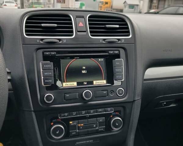 Чорний Фольксваген Гольф, об'ємом двигуна 1.6 л та пробігом 284 тис. км за 8999 $, фото 26 на Automoto.ua