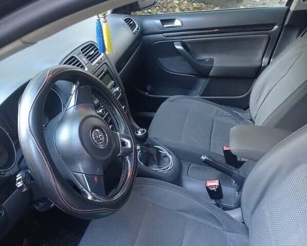 Черный Фольксваген Гольф, объемом двигателя 1.6 л и пробегом 283 тыс. км за 7200 $, фото 2 на Automoto.ua