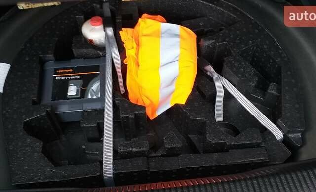 Черный Фольксваген Гольф, объемом двигателя 1.6 л и пробегом 208 тыс. км за 8100 $, фото 19 на Automoto.ua