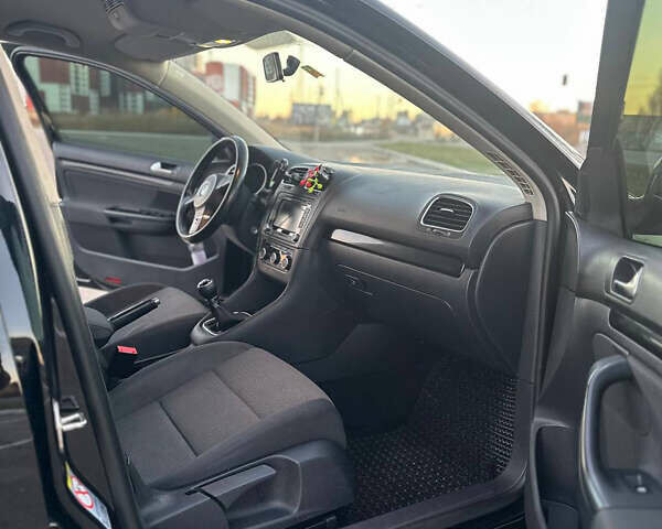 Черный Фольксваген Гольф, объемом двигателя 2 л и пробегом 240 тыс. км за 8600 $, фото 15 на Automoto.ua