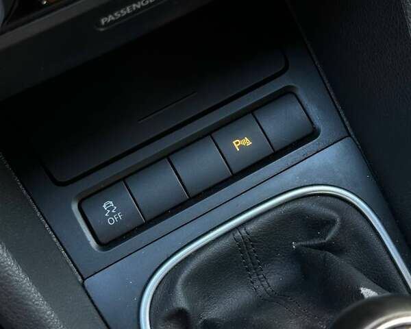 Черный Фольксваген Гольф, объемом двигателя 1.4 л и пробегом 173 тыс. км за 8200 $, фото 14 на Automoto.ua