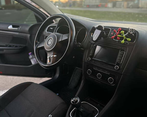 Черный Фольксваген Гольф, объемом двигателя 2 л и пробегом 240 тыс. км за 8600 $, фото 18 на Automoto.ua