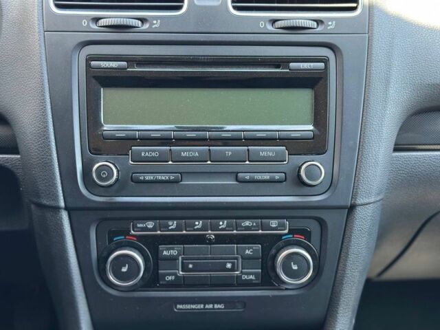 Черный Фольксваген Гольф, объемом двигателя 1.4 л и пробегом 244 тыс. км за 8400 $, фото 6 на Automoto.ua