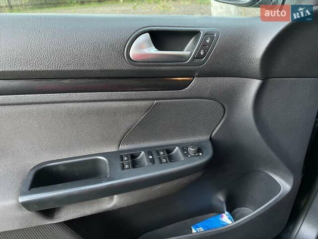 Чорний Фольксваген Гольф, об'ємом двигуна 1.97 л та пробігом 284 тис. км за 8300 $, фото 12 на Automoto.ua