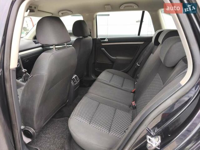 Черный Фольксваген Гольф, объемом двигателя 1.6 л и пробегом 253 тыс. км за 7550 $, фото 9 на Automoto.ua