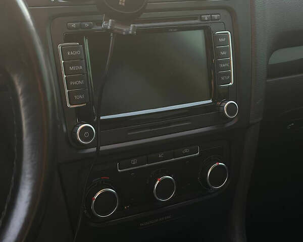 Черный Фольксваген Гольф, объемом двигателя 2 л и пробегом 240 тыс. км за 8600 $, фото 6 на Automoto.ua