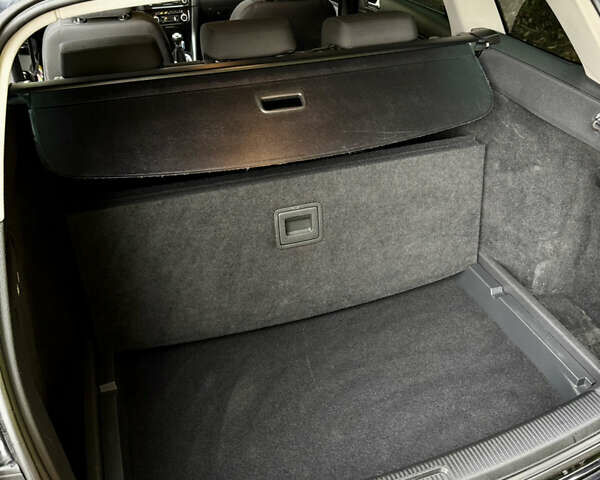 Черный Фольксваген Гольф, объемом двигателя 1.39 л и пробегом 220 тыс. км за 8600 $, фото 6 на Automoto.ua