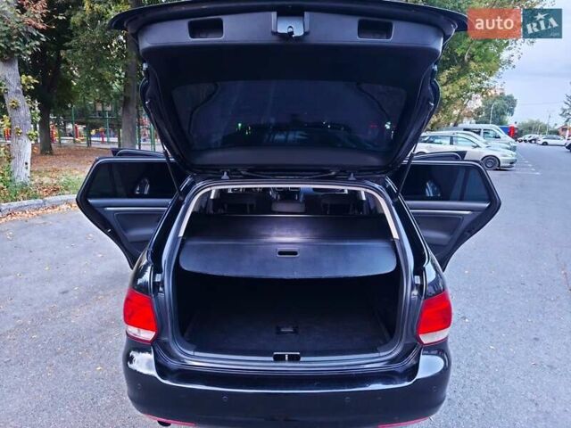 Черный Фольксваген Гольф, объемом двигателя 1.6 л и пробегом 408 тыс. км за 7600 $, фото 11 на Automoto.ua