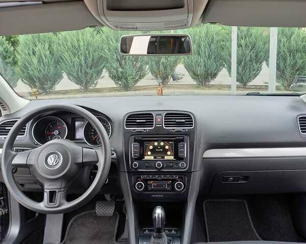 Черный Фольксваген Гольф, объемом двигателя 1.6 л и пробегом 273 тыс. км за 9200 $, фото 19 на Automoto.ua