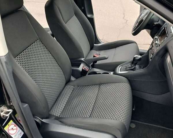 Чорний Фольксваген Гольф, об'ємом двигуна 1.6 л та пробігом 284 тис. км за 8999 $, фото 23 на Automoto.ua