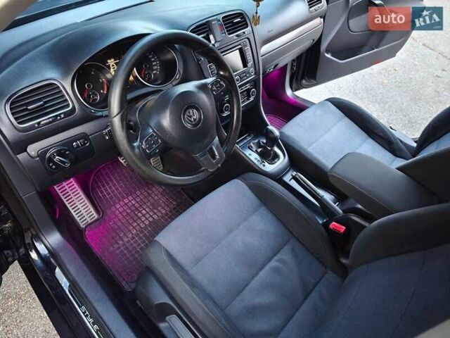 Черный Фольксваген Гольф, объемом двигателя 1.6 л и пробегом 408 тыс. км за 7600 $, фото 8 на Automoto.ua