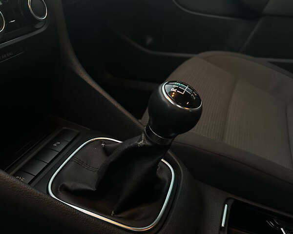 Черный Фольксваген Гольф, объемом двигателя 2 л и пробегом 240 тыс. км за 8600 $, фото 14 на Automoto.ua