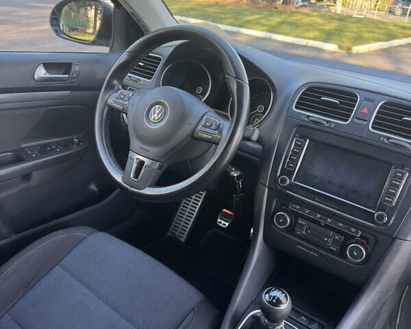 Черный Фольксваген Гольф, объемом двигателя 1.6 л и пробегом 203 тыс. км за 8300 $, фото 29 на Automoto.ua