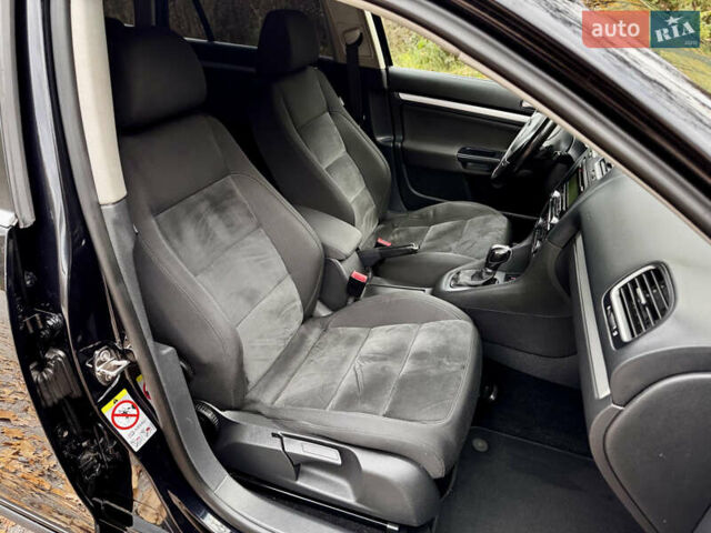 Чорний Фольксваген Гольф, об'ємом двигуна 2 л та пробігом 220 тис. км за 9699 $, фото 43 на Automoto.ua