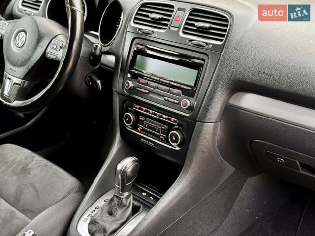 Чорний Фольксваген Гольф, об'ємом двигуна 2 л та пробігом 220 тис. км за 9699 $, фото 44 на Automoto.ua