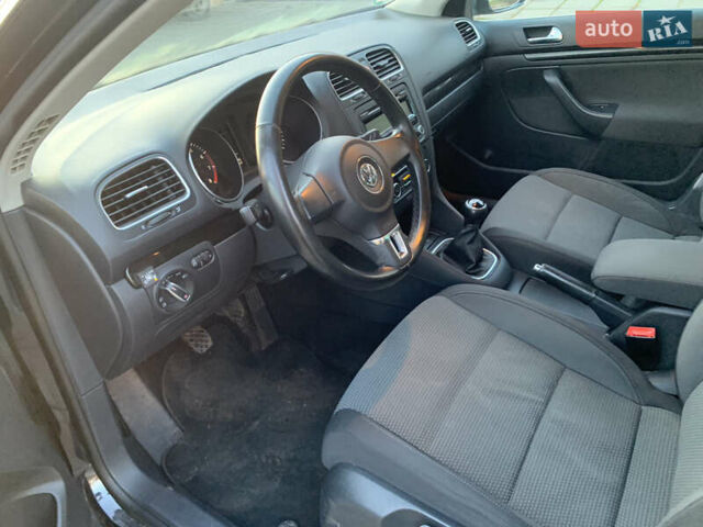 Черный Фольксваген Гольф, объемом двигателя 1.39 л и пробегом 260 тыс. км за 7800 $, фото 13 на Automoto.ua