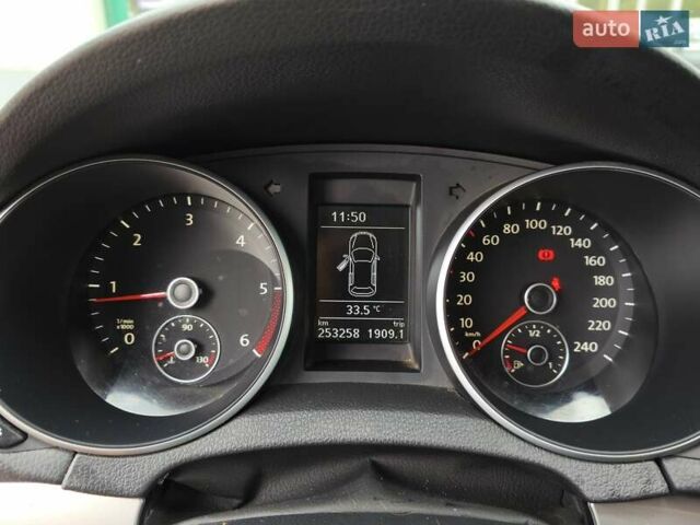 Черный Фольксваген Гольф, объемом двигателя 1.6 л и пробегом 253 тыс. км за 7550 $, фото 15 на Automoto.ua