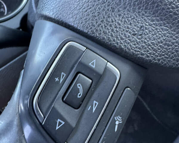 Черный Фольксваген Гольф, объемом двигателя 1.6 л и пробегом 203 тыс. км за 8300 $, фото 17 на Automoto.ua