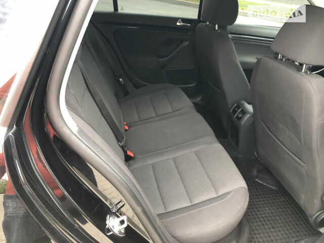 Черный Фольксваген Гольф, объемом двигателя 1.4 л и пробегом 198 тыс. км за 7750 $, фото 1 на Automoto.ua