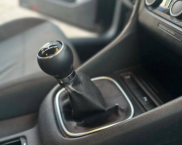 Черный Фольксваген Гольф, объемом двигателя 2 л и пробегом 240 тыс. км за 8600 $, фото 22 на Automoto.ua