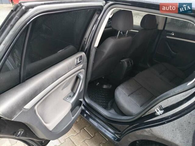 Черный Фольксваген Гольф, объемом двигателя 1.6 л и пробегом 276 тыс. км за 8200 $, фото 9 на Automoto.ua