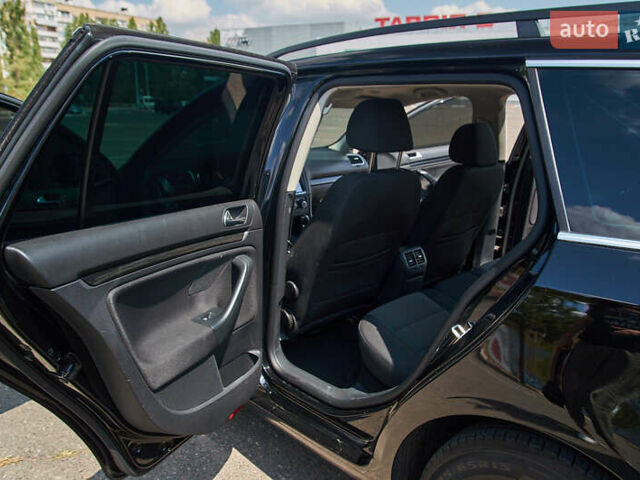 Чорний Фольксваген Гольф, об'ємом двигуна 1.39 л та пробігом 220 тис. км за 7500 $, фото 15 на Automoto.ua