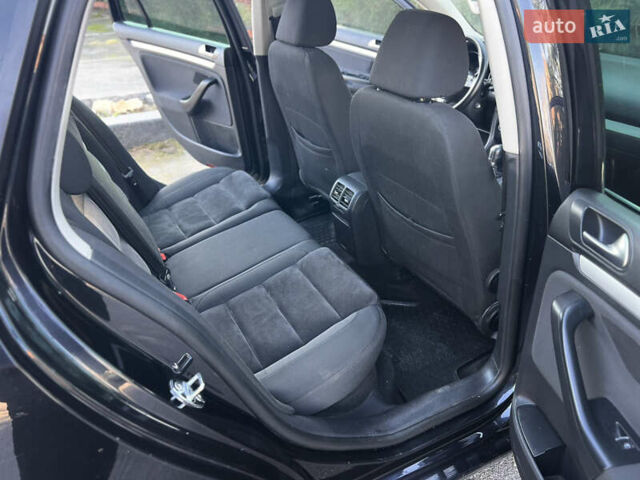 Черный Фольксваген Гольф, объемом двигателя 1.97 л и пробегом 250 тыс. км за 8800 $, фото 30 на Automoto.ua