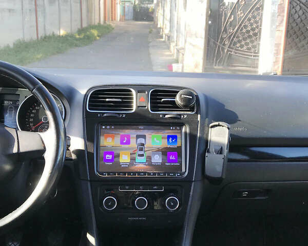 Черный Фольксваген Гольф, объемом двигателя 1.6 л и пробегом 221 тыс. км за 6999 $, фото 8 на Automoto.ua