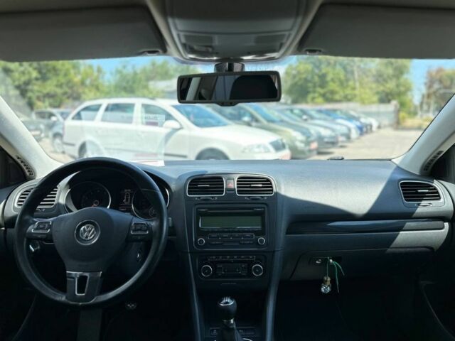 Черный Фольксваген Гольф, объемом двигателя 1.4 л и пробегом 244 тыс. км за 8400 $, фото 4 на Automoto.ua