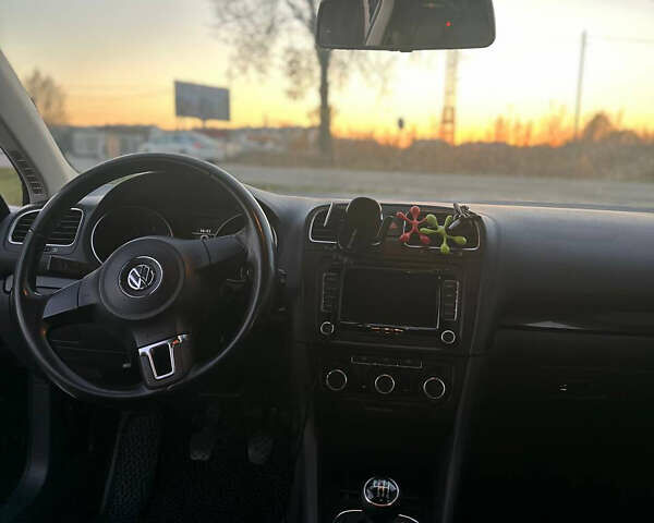 Черный Фольксваген Гольф, объемом двигателя 2 л и пробегом 240 тыс. км за 8600 $, фото 20 на Automoto.ua