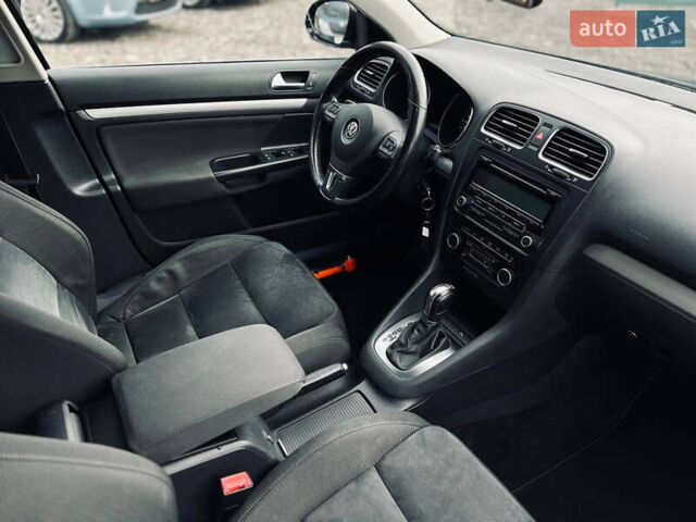 Чорний Фольксваген Гольф, об'ємом двигуна 1.39 л та пробігом 250 тис. км за 8800 $, фото 6 на Automoto.ua
