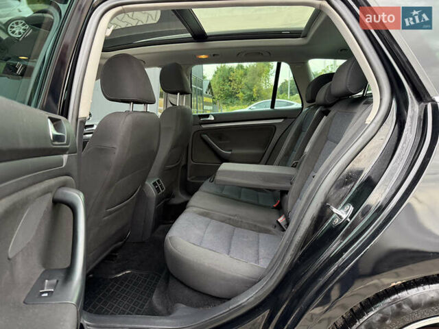 Черный Фольксваген Гольф, объемом двигателя 1.97 л и пробегом 259 тыс. км за 8000 $, фото 11 на Automoto.ua