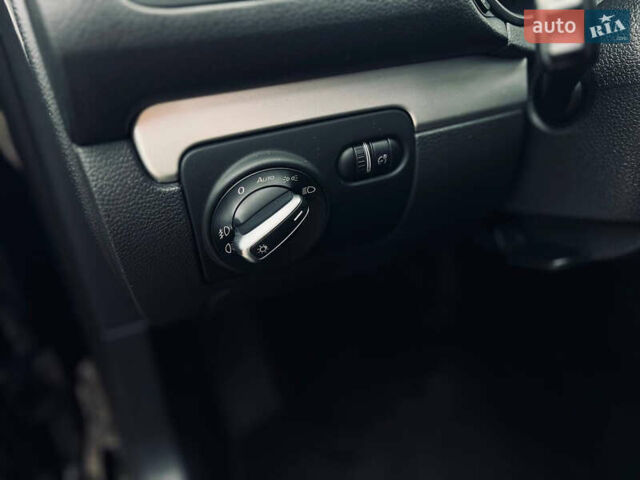 Чорний Фольксваген Гольф, об'ємом двигуна 1.39 л та пробігом 250 тис. км за 8800 $, фото 12 на Automoto.ua