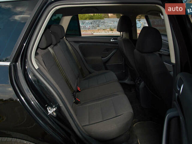 Чорний Фольксваген Гольф, об'ємом двигуна 1.39 л та пробігом 220 тис. км за 7500 $, фото 23 на Automoto.ua