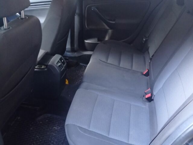 Черный Фольксваген Гольф, объемом двигателя 1.6 л и пробегом 283 тыс. км за 7200 $, фото 4 на Automoto.ua