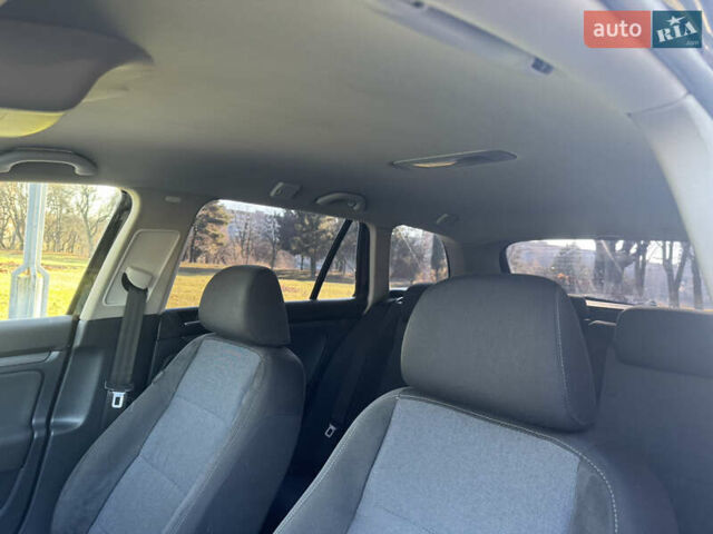 Черный Фольксваген Гольф, объемом двигателя 1.6 л и пробегом 203 тыс. км за 8300 $, фото 12 на Automoto.ua