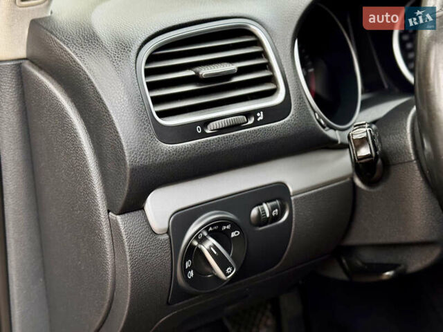 Чорний Фольксваген Гольф, об'ємом двигуна 2 л та пробігом 220 тис. км за 9699 $, фото 33 на Automoto.ua