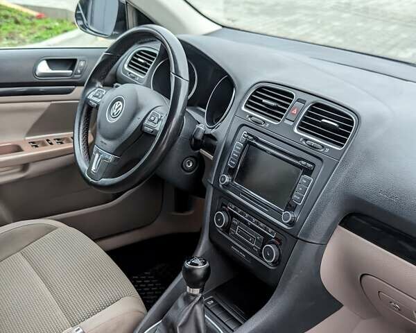 Чорний Фольксваген Гольф, об'ємом двигуна 1.6 л та пробігом 226 тис. км за 8300 $, фото 9 на Automoto.ua