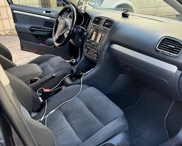 Черный Фольксваген Гольф, объемом двигателя 1.6 л и пробегом 240 тыс. км за 8300 $, фото 10 на Automoto.ua