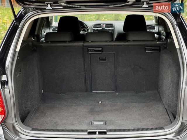 Чорний Фольксваген Гольф, об'ємом двигуна 2 л та пробігом 220 тис. км за 9699 $, фото 64 на Automoto.ua