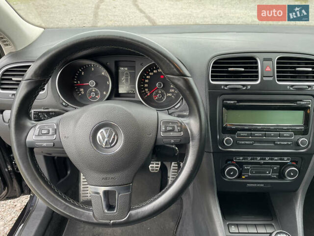 Черный Фольксваген Гольф, объемом двигателя 1.6 л и пробегом 224 тыс. км за 8300 $, фото 24 на Automoto.ua