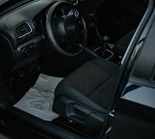 Чорний Фольксваген Гольф, об'ємом двигуна 1.6 л та пробігом 284 тис. км за 7500 $, фото 17 на Automoto.ua