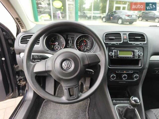 Черный Фольксваген Гольф, объемом двигателя 1.6 л и пробегом 253 тыс. км за 7550 $, фото 13 на Automoto.ua