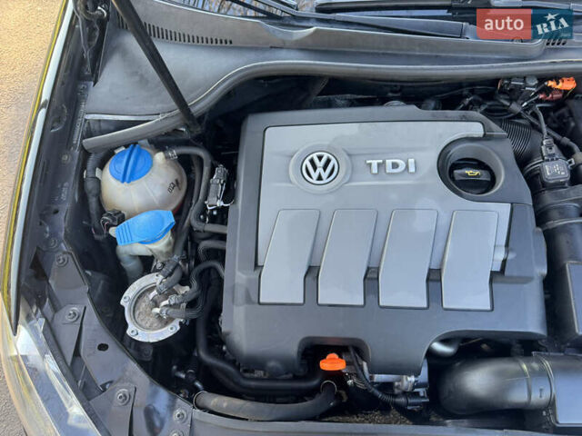 Черный Фольксваген Гольф, объемом двигателя 1.6 л и пробегом 203 тыс. км за 8300 $, фото 31 на Automoto.ua