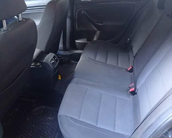 Черный Фольксваген Гольф, объемом двигателя 1.6 л и пробегом 283 тыс. км за 7200 $, фото 3 на Automoto.ua